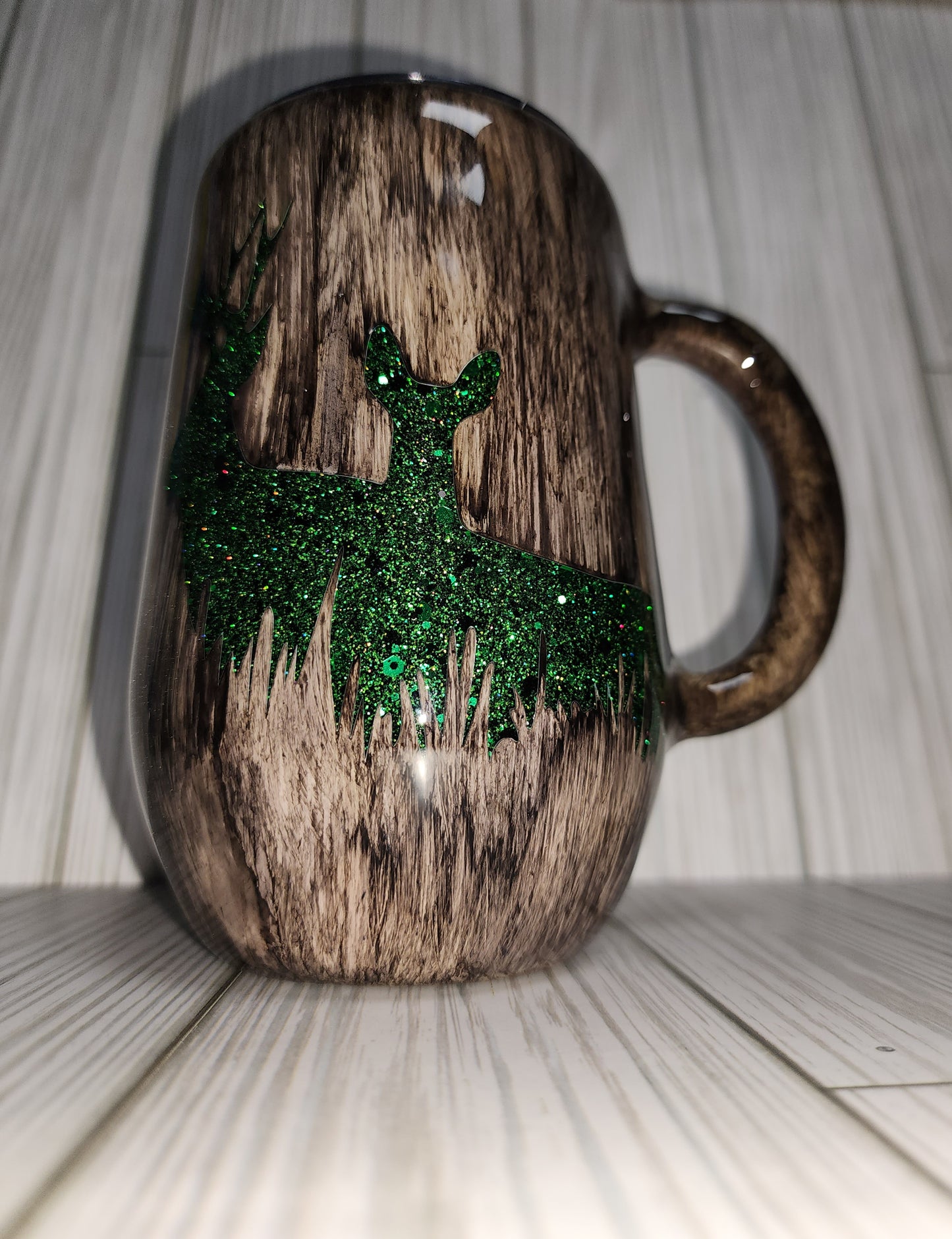 16 Ounce Woodgrain with Green Deer Peek a Boo